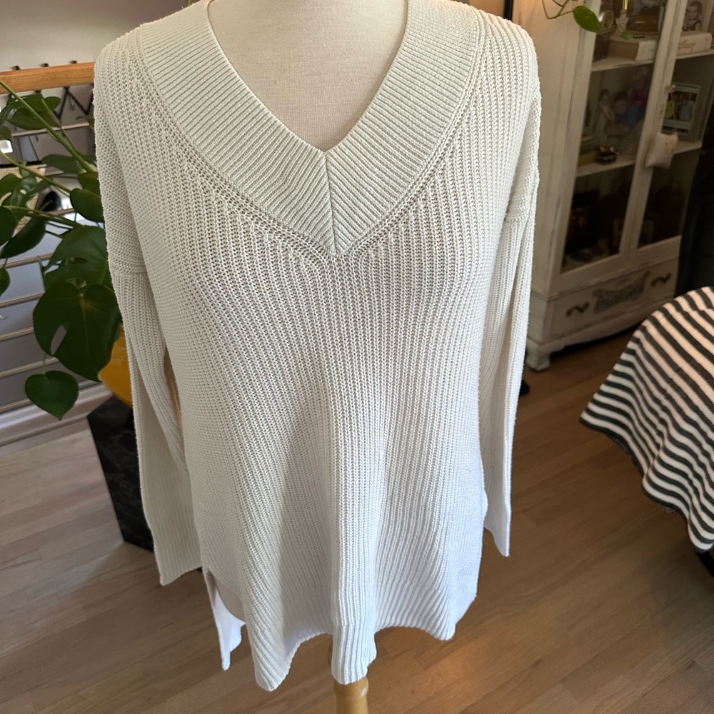 Ann Taylor White V-Neck Sweater